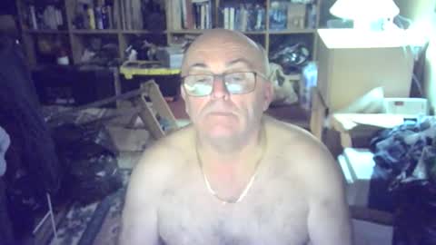Snapshot of bluebox65 chatting on November 28, 2025, 5:37 pm bluebox65 online show from November 28, 2025, 5:37 pm