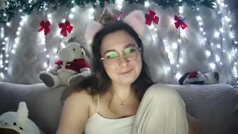 Snapshot of bluebutterfly_69 chatting on December 12, 2024, 9:15 pm your playful butterfly online show from December 12, 2024, 9:15 pm