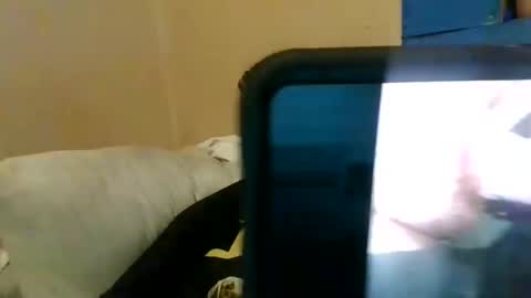 bluedemoneyes1986 online show from February 10, 2025, 4:08 am