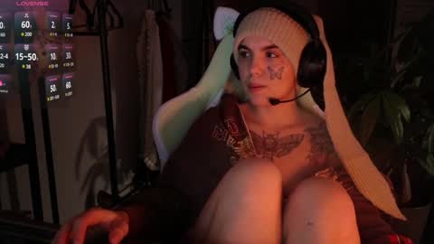 Snapshot of bluedweeb chatting on December 31, 2024, 4:38 am Blue online show from December 31, 2024, 4:38 am