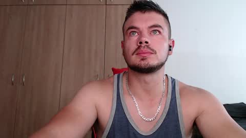 blueeyeboy0 online show from January 12, 2025, 8:14 am