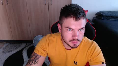 blueeyeboy0 online show from January 22, 2025, 12:38 pm