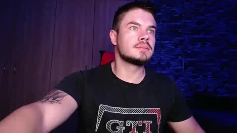 blueeyeboy0 online show from February 17, 2025, 3:04 am