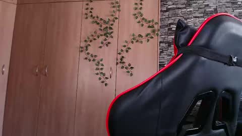 blueeyeboy0 online show from October 20, 2025, 8:04 am