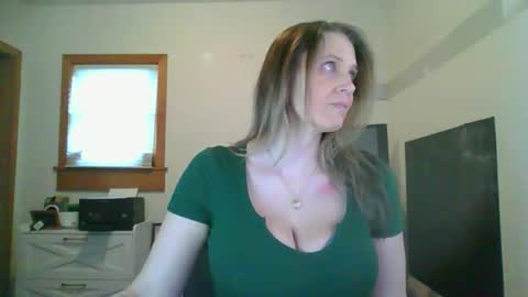BlueEyedDDVixen online show from February 2, 2026, 2:16 pm