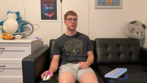 blueeyedtallguy online show from December 31, 2024, 1:57 am