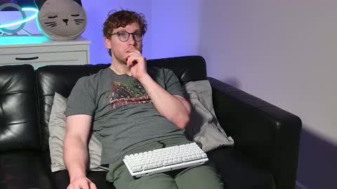 blueeyedtallguy online show from November 12, 2025, 2:34 am