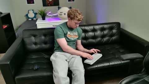 blueeyedtallguy online show from January 18, 2026, 9:07 pm