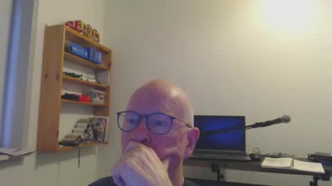 blueeyesn8 online show from December 8, 2024, 9:13 am