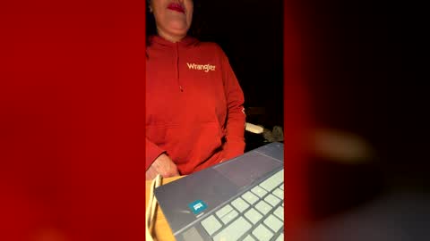 Snapshot of bluelady3405 chatting on January 18, 2026, 1:15 pm bluelady3405 online show from January 18, 2026, 1:15 pm