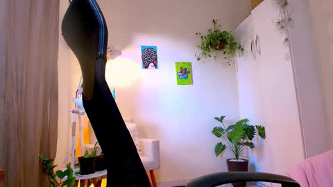 FLORAA online show from February 16, 2026, 9:49 am