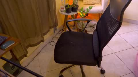 FLORAA online show from February 22, 2026, 11:42 am