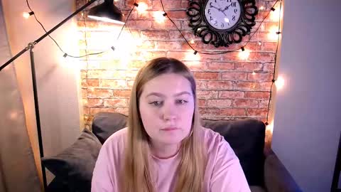 Ellie3 online show from December 11, 2024, 7:36 pm