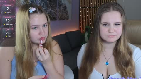 Ellie3 online show from December 15, 2024, 6:26 pm