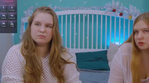 Ellie3 online show from January 14, 2025, 4:18 pm