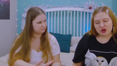 Ellie3 online show from January 25, 2025, 5:40 pm