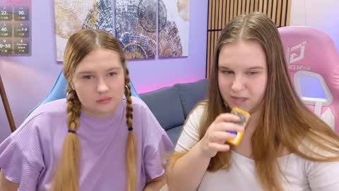 Ellie3 online show from January 27, 2025, 2:24 pm