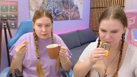 Ellie3 online show from January 28, 2025, 3:25 pm