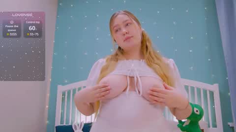 Ellie3 online show from February 26, 2025, 2:36 pm