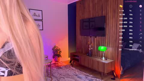 Snapshot of blush_mikki chatting on October 18, 2025, 2:51 pm Mikki chan online show from October 18, 2025, 2:51 pm