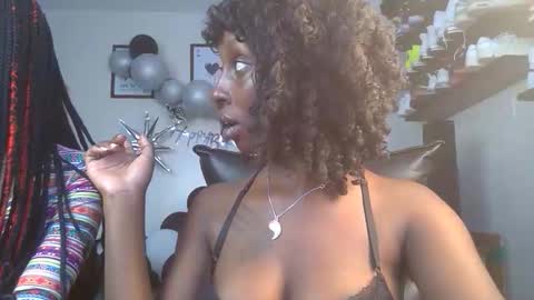 Belle online show from November 23, 2025, 8:25 am