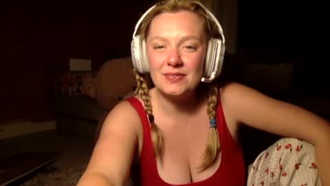 blushing_bonnie online show from June 20, 2026, 7:44 am