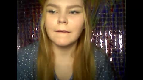 blushing_star online show from February 17, 2025, 8:09 am