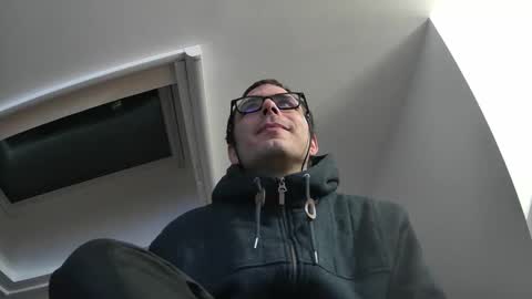 bo22222222 online show from February 9, 2026, 6:01 pm