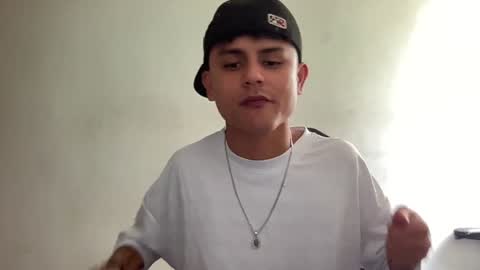 Bob  INDEPENDENT MODEL online show from December 27, 2024, 8:18 pm