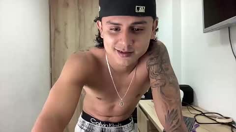 Bob  INDEPENDENT MODEL online show from September 16, 2025, 2:12 am