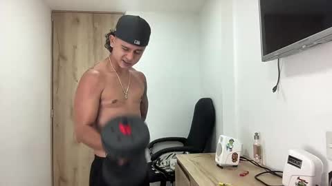 Bob  INDEPENDENT MODEL online show from September 23, 2025, 2:03 am