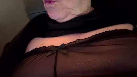 bobbiesucks69 online show from October 27, 2025, 4:22 pm