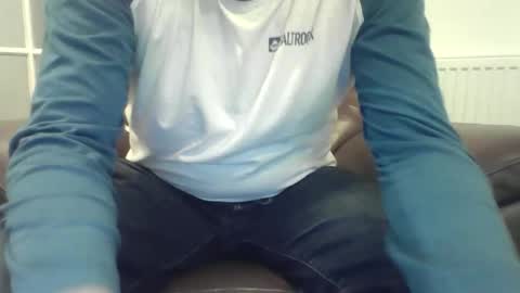 Snapshot of bobby_113 chatting on April 15, 2026, 7:32 pm bobby_113 online show from April 15, 2026, 7:32 pm