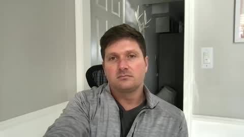 bobbylightfoot3 online show from February 6, 2025, 10:32 pm