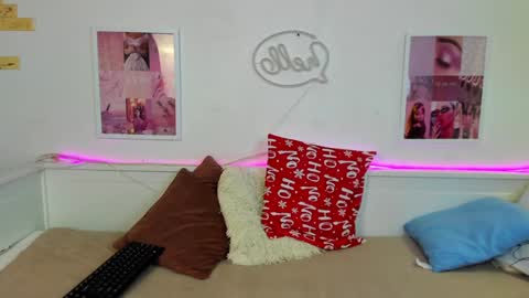 Molly  Sonya  Bugs online show from January 28, 2025, 3:47 am