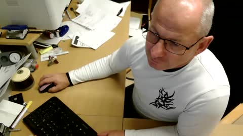 bodymen1 online show from November 19, 2025, 7:36 pm