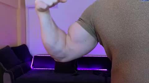 Snapshot of bodyouwant chatting on March 7, 2025, 5:18 am bodyouwant online show from March 7, 2025, 5:18 am