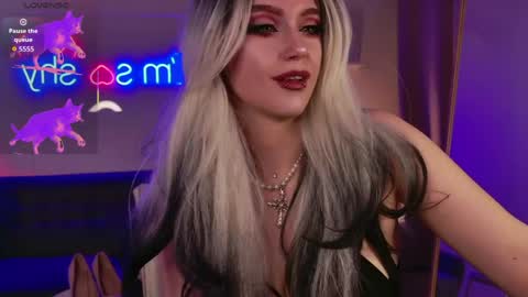 Snapshot of bogemabella chatting on May 19, 2026, 10:16 pm Your Mistress Bella online show from May 19, 2026, 10:16 pm