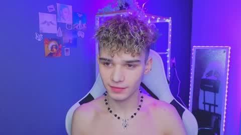 ALEXPVT IS OPEN online show from January 19, 2025, 6:32 pm