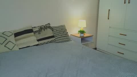 ALEXPVT IS OPEN online show from October 8, 2025, 4:32 am