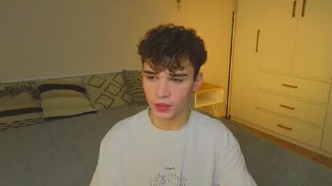 ALEXPVT IS OPEN online show from October 18, 2025, 6:58 am