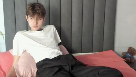 Snapshot of boleyn_lovell chatting on February 2, 2025, 12:35 pm Boleyn online show from February 2, 2025, 12:35 pm