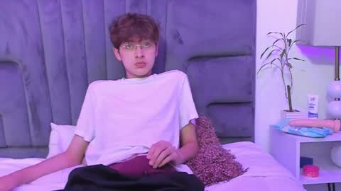 Snapshot of boleyn_lovell chatting on February 10, 2025, 12:08 pm Boleyn online show from February 10, 2025, 12:08 pm