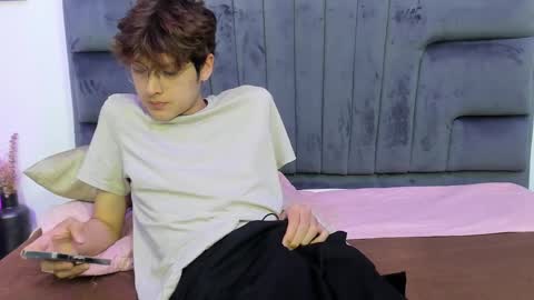 Snapshot of boleyn_lovell chatting on February 21, 2025, 1:22 pm Boleyn online show from February 21, 2025, 1:22 pm