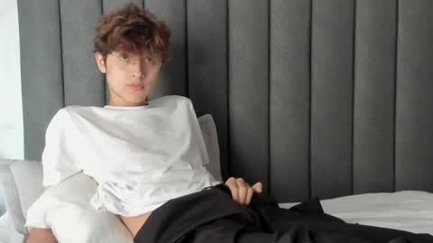 Snapshot of boleyn_lovell chatting on March 1, 2025, 2:34 pm Boleyn online show from March 1, 2025, 2:34 pm