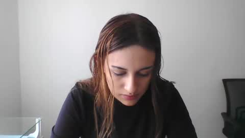 bombones_ricos online show from February 15, 2025, 4:12 pm