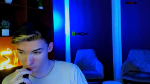 bondi_vv online show from November 23, 2025, 10:53 pm