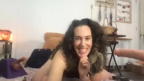 Bonnie online show from December 5, 2024, 5:50 pm