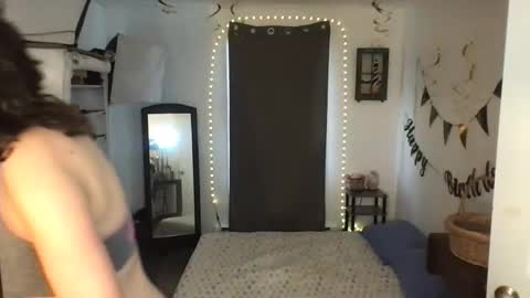 Bonnie online show from February 18, 2025, 8:14 pm