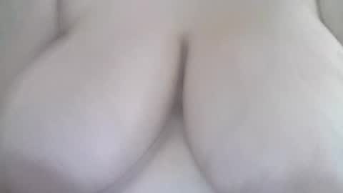 Snapshot of bongmamabear chatting on July 27, 2026, 5:53 pm bongmamabear online show from July 27, 2026, 5:53 pm